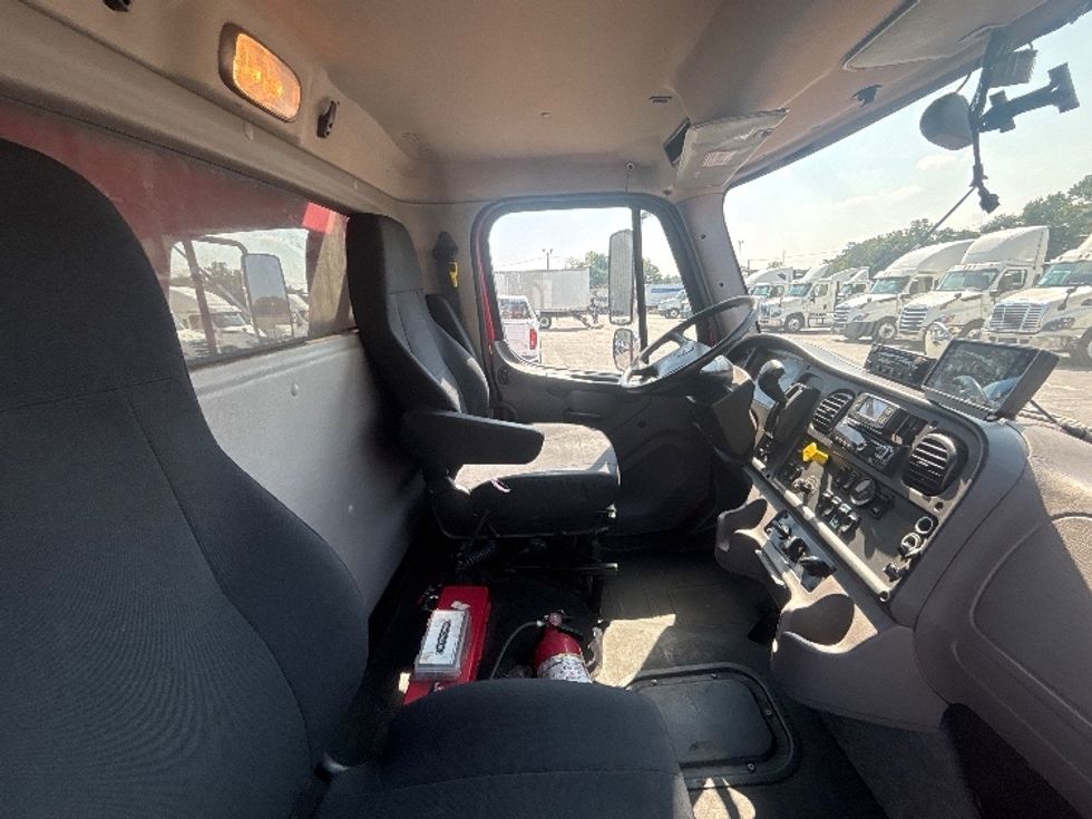 Refrigerated Truck-Light and Medium Duty Trucks-Freightliner-2021-M2-Forest Park-GA-89,870\n\t\tmiles-$ 56,750 - Image 22