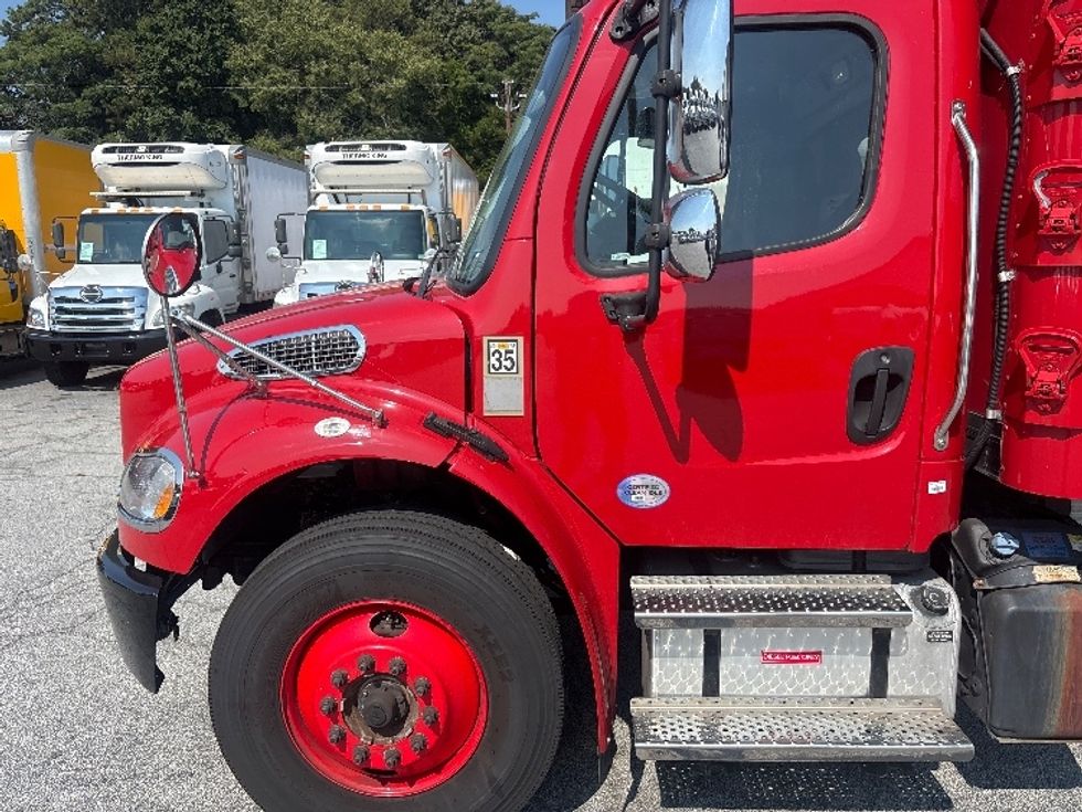 Refrigerated Truck-Light and Medium Duty Trucks-Freightliner-2021-M2-Forest Park-GA-89,870\n\t\tmiles-$ 56,750 - Image 32