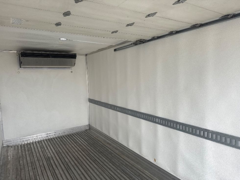 Refrigerated Truck-Light and Medium Duty Trucks-Freightliner-2021-M2-Gahanna-OH-311,191\n\t\tmiles-$ 34,000 - Image 10