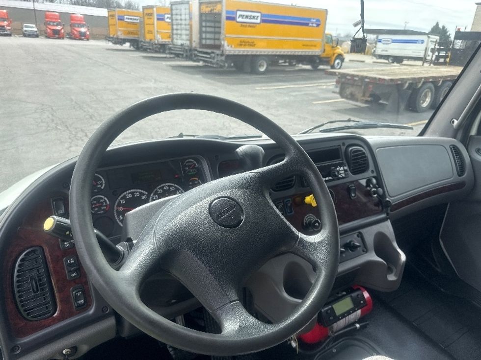 Refrigerated Truck-Light and Medium Duty Trucks-Freightliner-2021-M2-Gahanna-OH-311,191\n\t\tmiles-$ 34,000 - Image 15