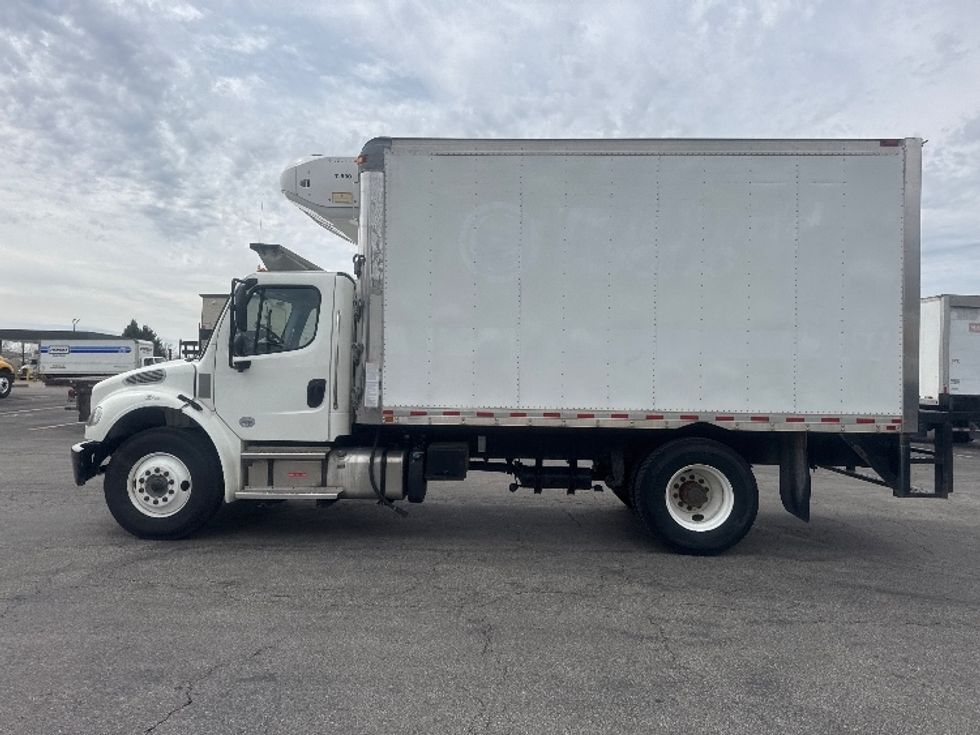 Refrigerated Truck-Light and Medium Duty Trucks-Freightliner-2021-M2-Gahanna-OH-311,191\n\t\tmiles-$ 34,000 - Image 4
