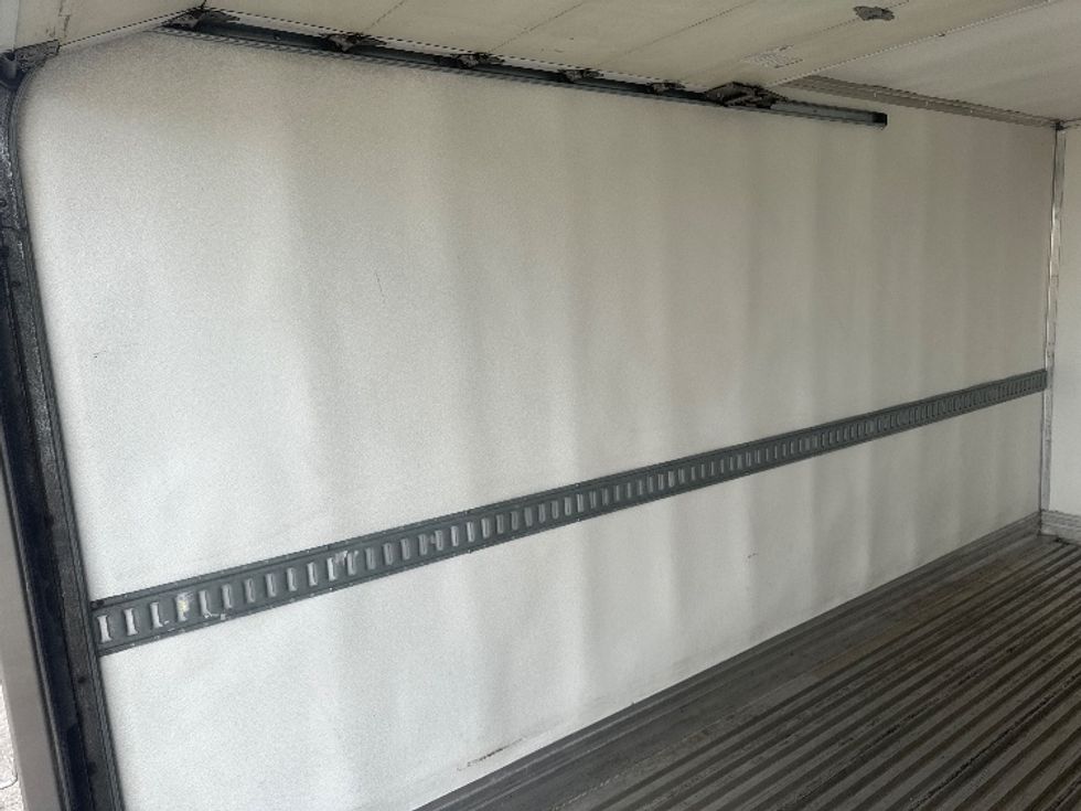 Refrigerated Truck-Light and Medium Duty Trucks-Freightliner-2021-M2-Gahanna-OH-311,191\n\t\tmiles-$ 34,000 - Image 9