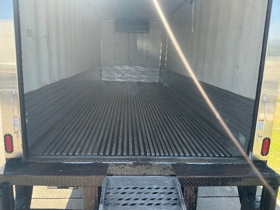 Refrigerated Truck-Light and Medium Duty Trucks-Freightliner-2021-M2-Gulfport-MS-239,610\n\t\tmiles-$ 52,000 - Image 10