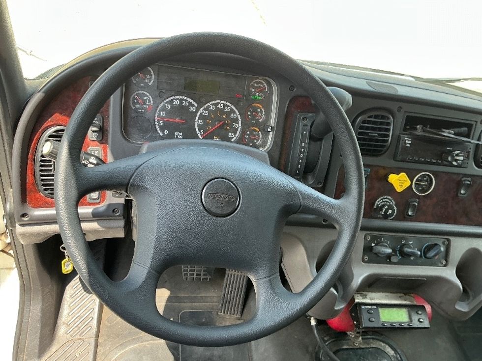 Refrigerated Truck-Light and Medium Duty Trucks-Freightliner-2021-M2-Gulfport-MS-239,610\n\t\tmiles-$ 52,000 - Image 18