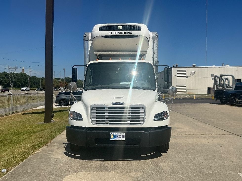 Refrigerated Truck-Light and Medium Duty Trucks-Freightliner-2021-M2-Gulfport-MS-239,610\n\t\tmiles-$ 52,000 - Image 2