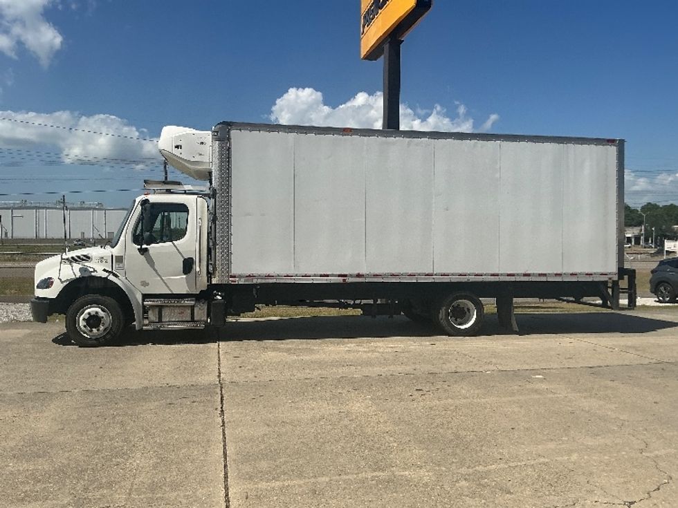 Refrigerated Truck-Light and Medium Duty Trucks-Freightliner-2021-M2-Gulfport-MS-239,610\n\t\tmiles-$ 52,000 - Image 4