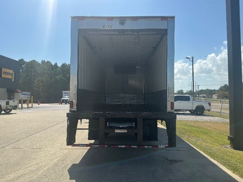 Refrigerated Truck-Light and Medium Duty Trucks-Freightliner-2021-M2-Gulfport-MS-239,610\n\t\tmiles-$ 52,000 - Image 8
