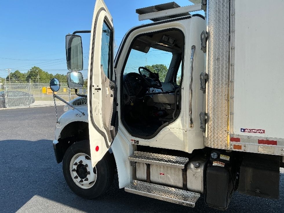 Refrigerated Truck-Light and Medium Duty Trucks-Freightliner-2021-M2-Gulfport-MS-243,996\n\t\tmiles-$ 47,000 - Image 16
