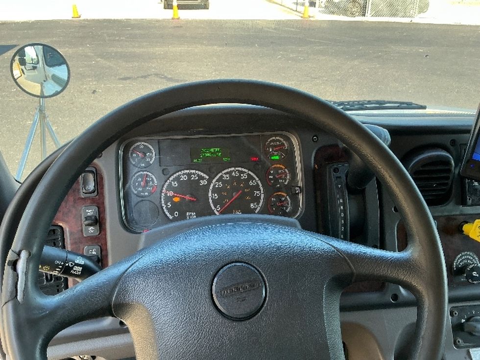 Refrigerated Truck-Light and Medium Duty Trucks-Freightliner-2021-M2-Gulfport-MS-243,996\n\t\tmiles-$ 47,000 - Image 18