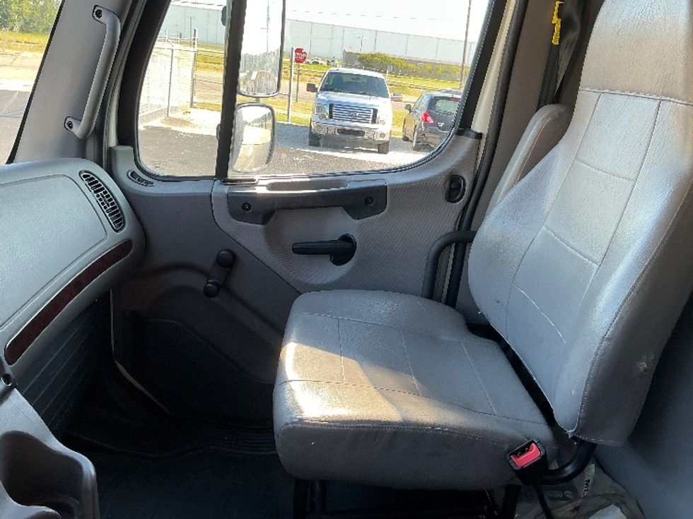 Refrigerated Truck-Light and Medium Duty Trucks-Freightliner-2021-M2-Gulfport-MS-243,996\n\t\tmiles-$ 47,000 - Image 19