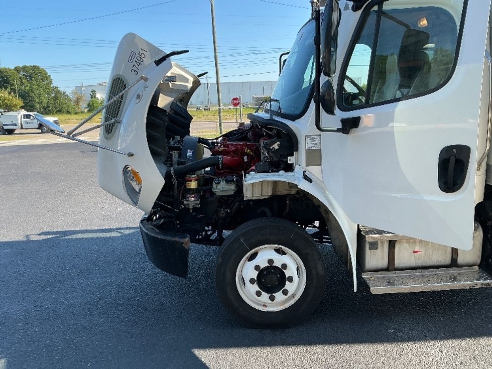 Refrigerated Truck-Light and Medium Duty Trucks-Freightliner-2021-M2-Gulfport-MS-243,996\n\t\tmiles-$ 47,000 - Image 24