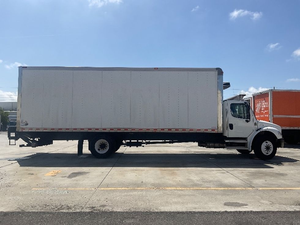 Refrigerated Truck-Light and Medium Duty Trucks-Freightliner-2021-M2-Hammond-LA-254,364\n\t\tmiles-$ 52,000 - Image 15