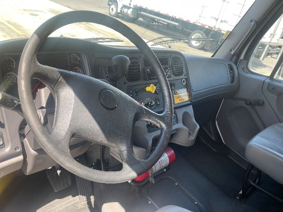 Refrigerated Truck-Light and Medium Duty Trucks-Freightliner-2021-M2-Hammond-LA-254,364\n\t\tmiles-$ 52,000 - Image 18