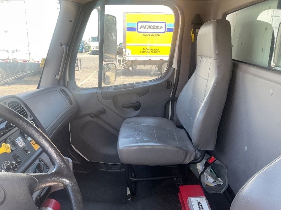 Refrigerated Truck-Light and Medium Duty Trucks-Freightliner-2021-M2-Hammond-LA-254,364\n\t\tmiles-$ 52,000 - Image 19