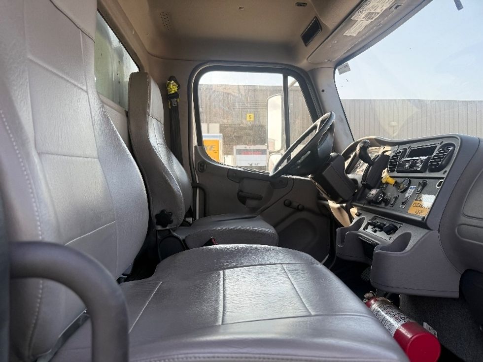 Refrigerated Truck-Light and Medium Duty Trucks-Freightliner-2021-M2-Hammond-LA-254,364\n\t\tmiles-$ 52,000 - Image 22