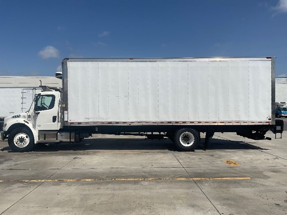 Refrigerated Truck-Light and Medium Duty Trucks-Freightliner-2021-M2-Hammond-LA-254,364\n\t\tmiles-$ 52,000 - Image 4