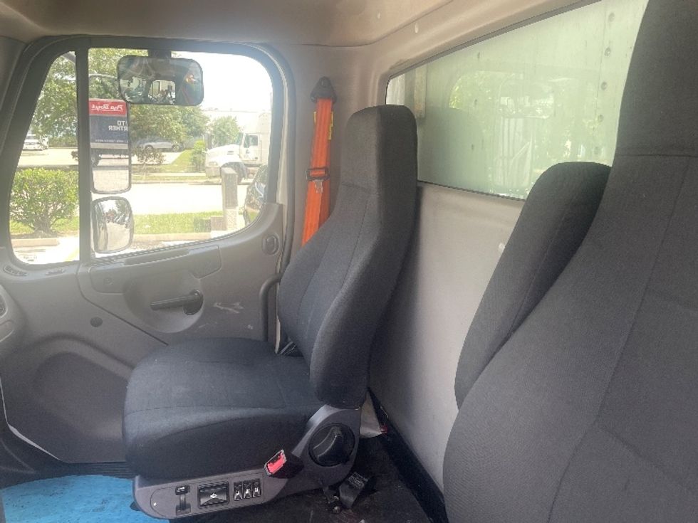 Refrigerated Truck-Light and Medium Duty Trucks-Freightliner-2021-M2-Houston-TX-164,386\n\t\tmiles-$ 59,000 - Image 19