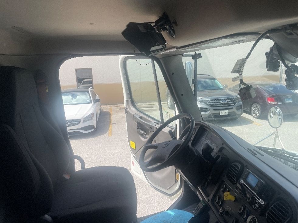 Refrigerated Truck-Light and Medium Duty Trucks-Freightliner-2021-M2-Houston-TX-164,386\n\t\tmiles-$ 59,000 - Image 23