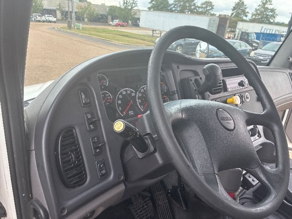Refrigerated Truck-Light and Medium Duty Trucks-Freightliner-2021-M2-Jackson-MS-173,375\n\t\tmiles-$ 73,250 - Image 17