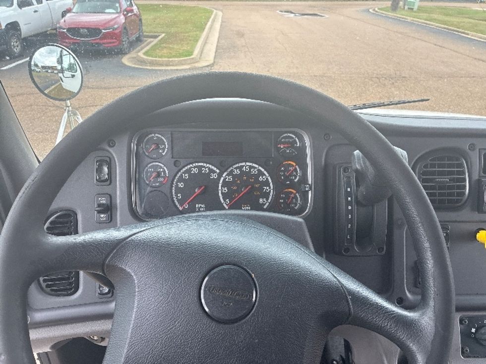 Refrigerated Truck-Light and Medium Duty Trucks-Freightliner-2021-M2-Jackson-MS-173,375\n\t\tmiles-$ 73,250 - Image 18