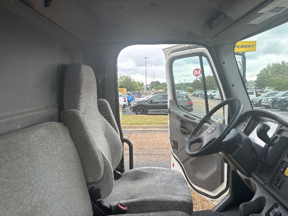 Refrigerated Truck-Light and Medium Duty Trucks-Freightliner-2021-M2-Jackson-MS-173,375\n\t\tmiles-$ 73,250 - Image 22