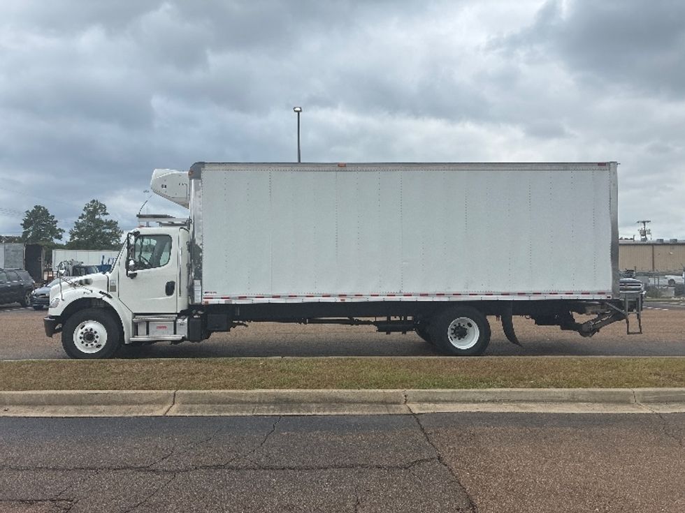 Refrigerated Truck-Light and Medium Duty Trucks-Freightliner-2021-M2-Jackson-MS-173,375\n\t\tmiles-$ 73,250 - Image 4