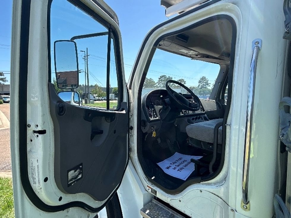 Refrigerated Truck-Light and Medium Duty Trucks-Freightliner-2021-M2-Jackson-MS-240,905\n\t\tmiles-$ 58,750 - Image 16