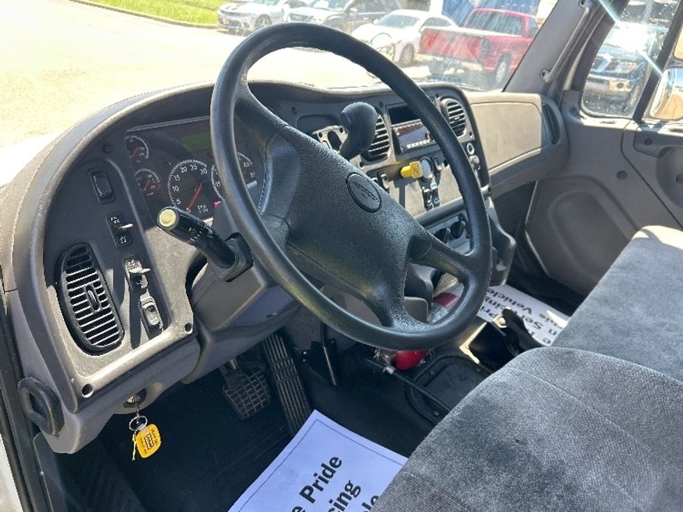 Refrigerated Truck-Light and Medium Duty Trucks-Freightliner-2021-M2-Jackson-MS-240,905\n\t\tmiles-$ 58,750 - Image 17