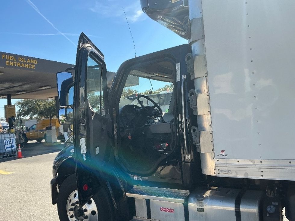 Refrigerated Truck-Light and Medium Duty Trucks-Freightliner-2021-M2-Jacksonville-FL-286,471\n\t\tmiles-$ 33,750 - Image 16