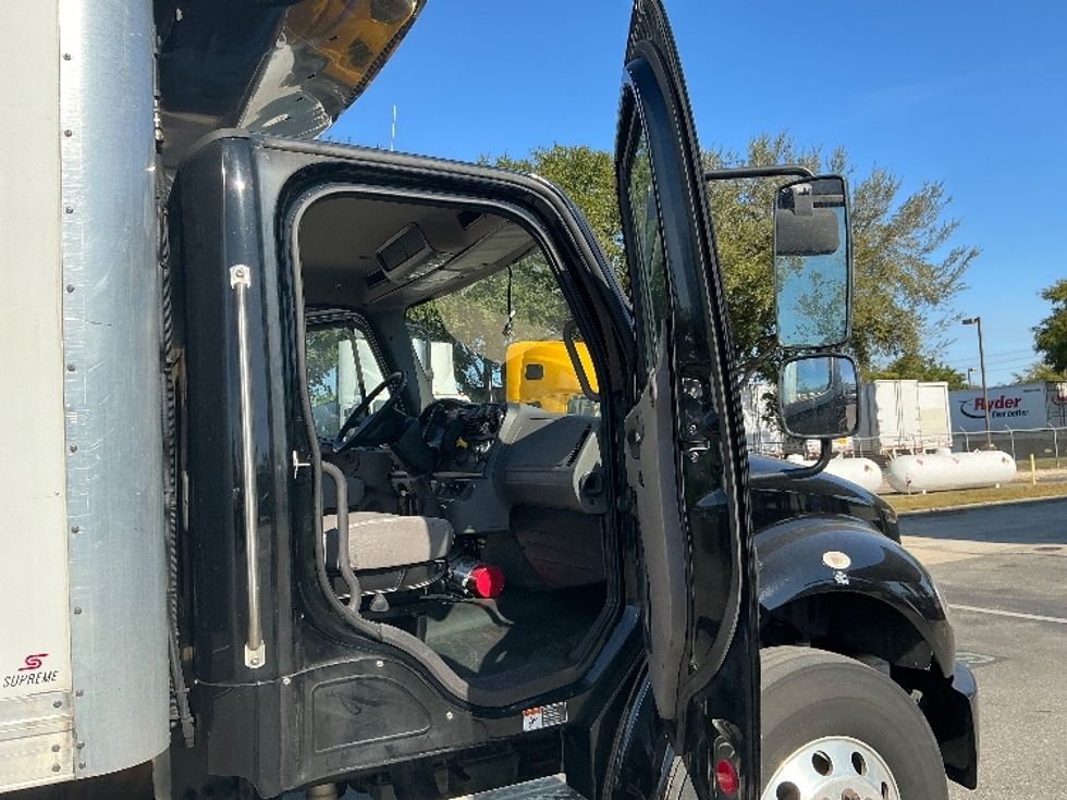 Refrigerated Truck-Light and Medium Duty Trucks-Freightliner-2021-M2-Jacksonville-FL-286,471\n\t\tmiles-$ 33,750 - Image 20