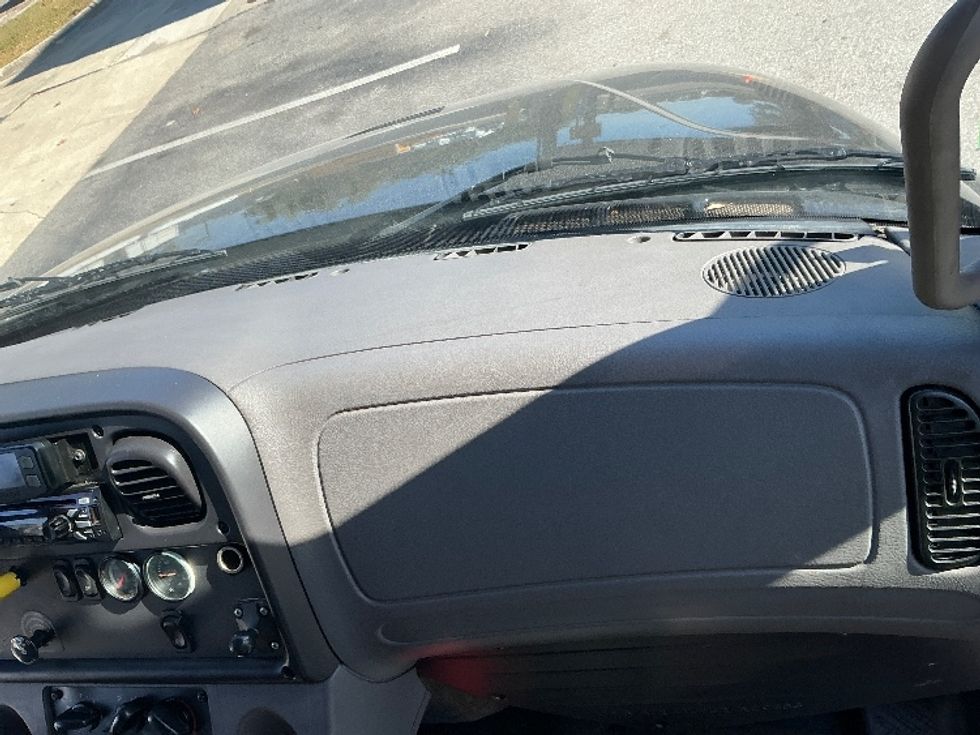 Refrigerated Truck-Light and Medium Duty Trucks-Freightliner-2021-M2-Jacksonville-FL-286,471\n\t\tmiles-$ 33,750 - Image 21