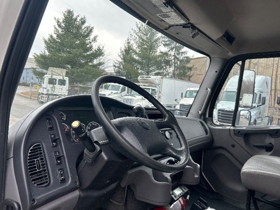 Refrigerated Truck-Light and Medium Duty Trucks-Freightliner-2021-M2-Jessup-PA-289,043\n\t\tmiles-$ 36,250 - Image 16