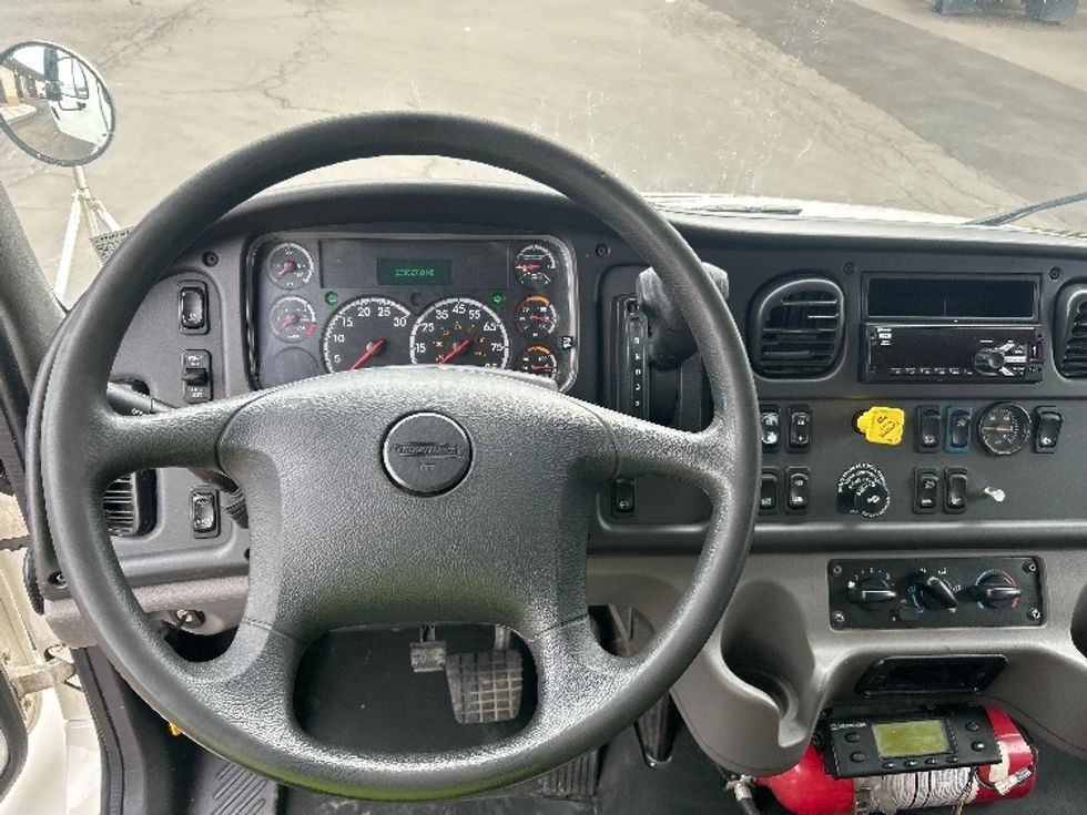 Refrigerated Truck-Light and Medium Duty Trucks-Freightliner-2021-M2-Jessup-PA-289,043\n\t\tmiles-$ 36,250 - Image 17