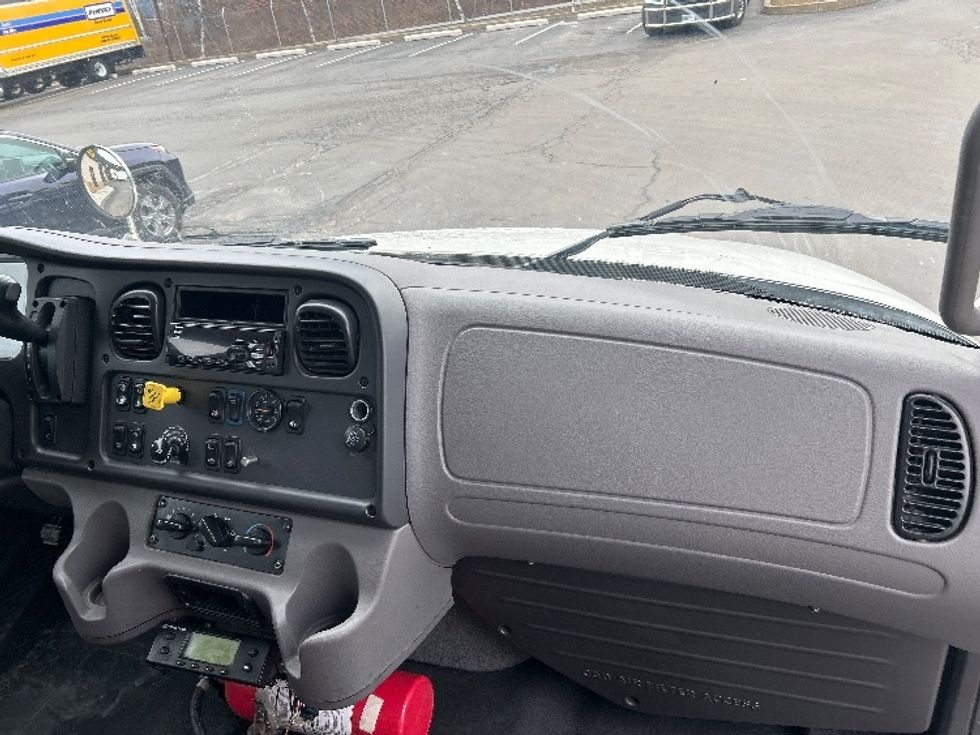 Refrigerated Truck-Light and Medium Duty Trucks-Freightliner-2021-M2-Jessup-PA-289,043\n\t\tmiles-$ 36,250 - Image 20