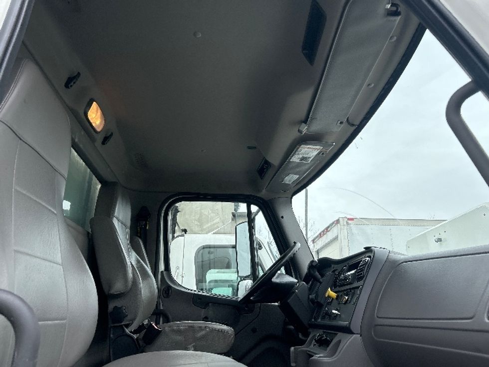 Refrigerated Truck-Light and Medium Duty Trucks-Freightliner-2021-M2-Jessup-PA-289,043\n\t\tmiles-$ 36,250 - Image 21