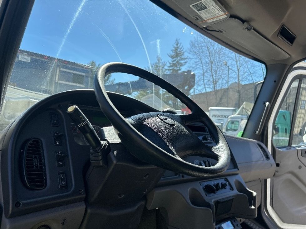 Refrigerated Truck-Light and Medium Duty Trucks-Freightliner-2021-M2-Jessup-PA-291,141\n\t\tmiles-$ 36,500 - Image 16