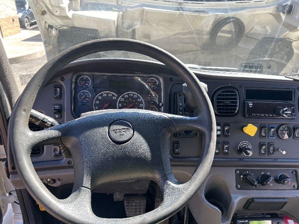 Refrigerated Truck-Light and Medium Duty Trucks-Freightliner-2021-M2-Jessup-PA-291,141\n\t\tmiles-$ 36,500 - Image 17