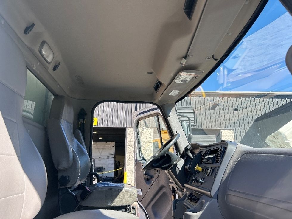 Refrigerated Truck-Light and Medium Duty Trucks-Freightliner-2021-M2-Jessup-PA-291,141\n\t\tmiles-$ 36,500 - Image 21