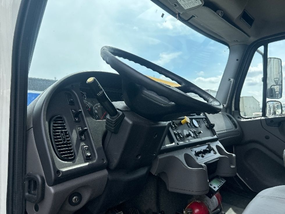 Refrigerated Truck-Light and Medium Duty Trucks-Freightliner-2021-M2-Jessup-PA-357,572\n\t\tmiles-$ 24,000 - Image 16