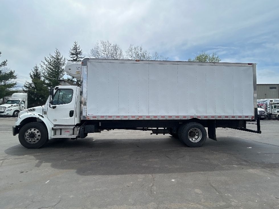 Refrigerated Truck-Light and Medium Duty Trucks-Freightliner-2021-M2-Jessup-PA-357,572\n\t\tmiles-$ 24,000 - Image 4