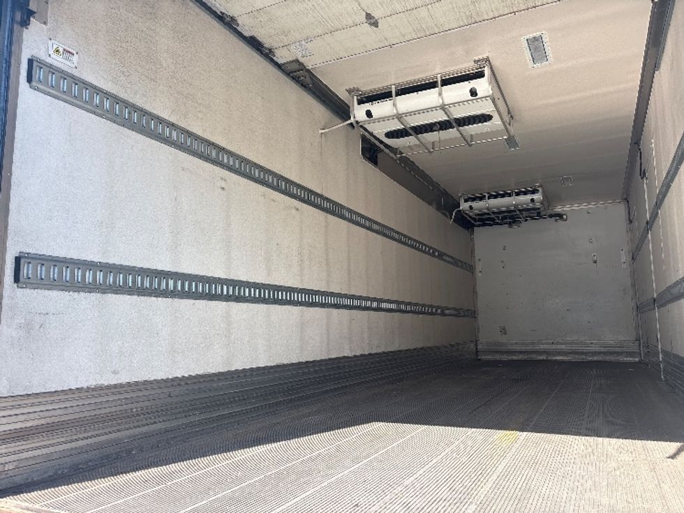 Refrigerated Truck-Light and Medium Duty Trucks-Freightliner-2021-M2-Kent-WA-177,678\n\t\tmiles-$ 58,750 - Image 11