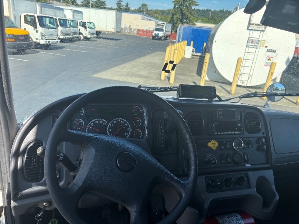 Refrigerated Truck-Light and Medium Duty Trucks-Freightliner-2021-M2-Kent-WA-177,678\n\t\tmiles-$ 58,750 - Image 18