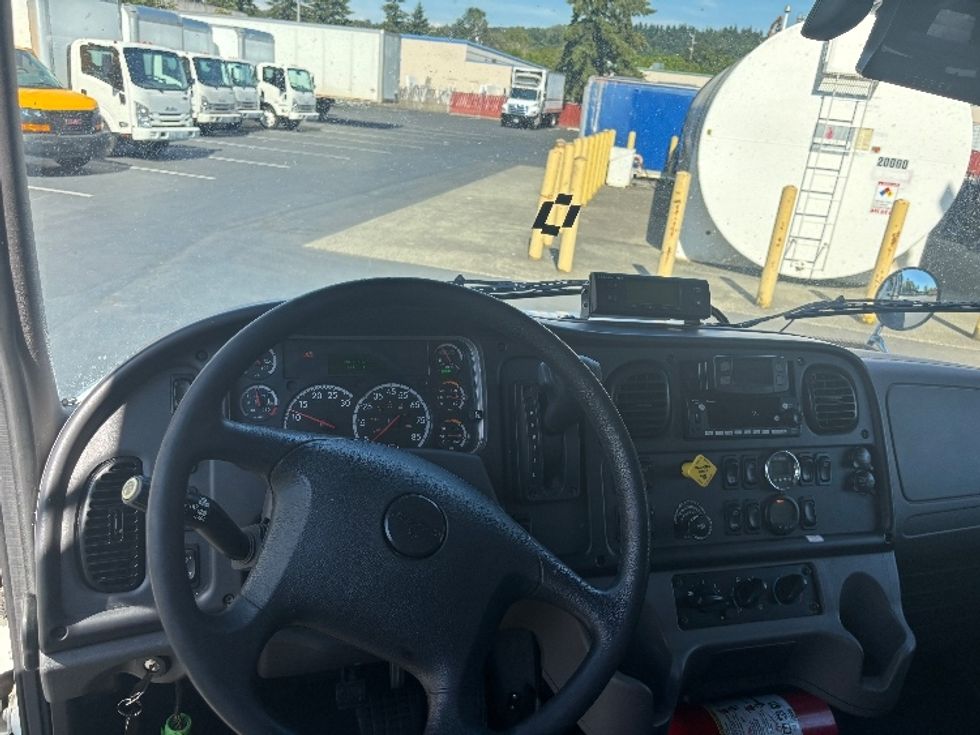 Refrigerated Truck-Light and Medium Duty Trucks-Freightliner-2021-M2-Kent-WA-200,889\n\t\tmiles-$ 55,000 - Image 17