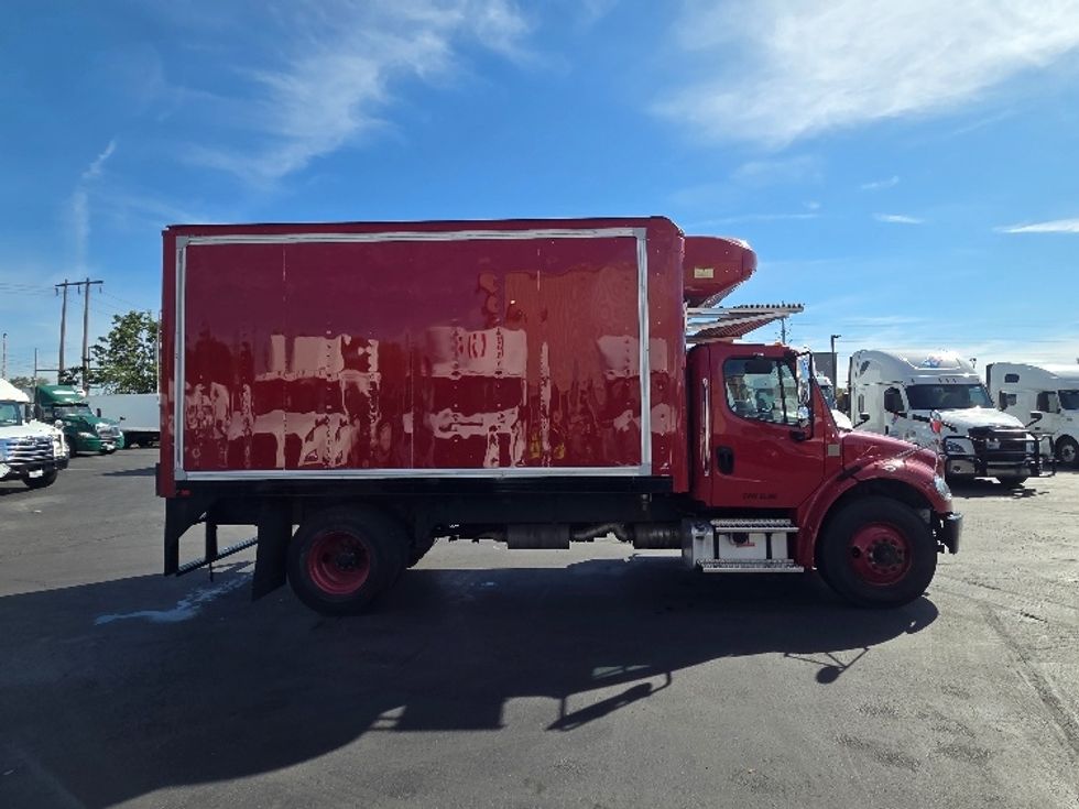 Refrigerated Truck-Light and Medium Duty Trucks-Freightliner-2021-M2-Kent-WA-70,188\n\t\tmiles-$ 58,500 - Image 14