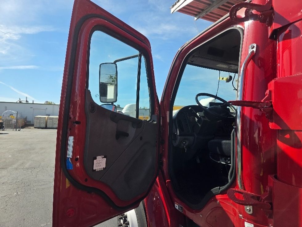 Refrigerated Truck-Light and Medium Duty Trucks-Freightliner-2021-M2-Kent-WA-70,188\n\t\tmiles-$ 58,500 - Image 15