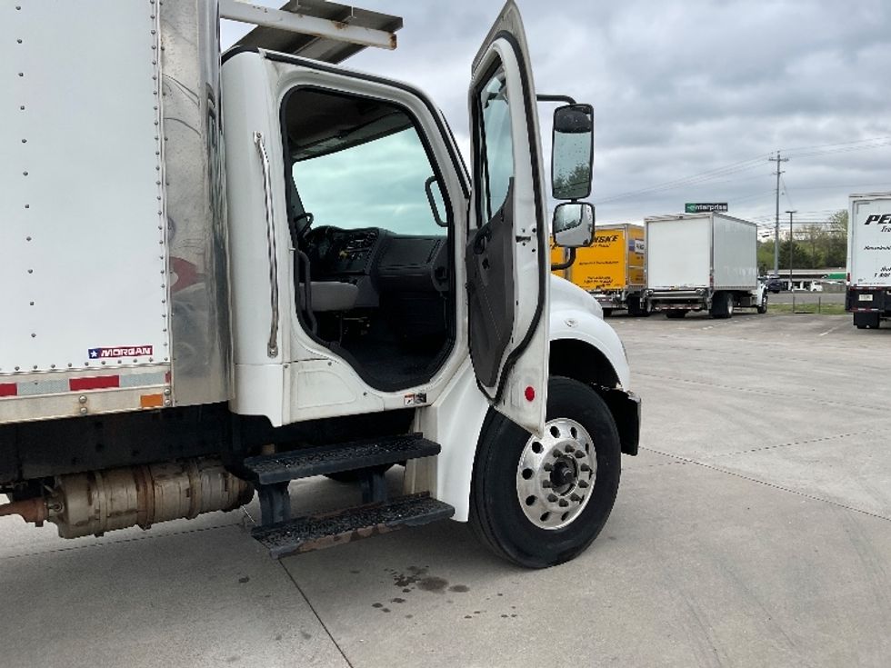 Refrigerated Truck-Light and Medium Duty Trucks-Freightliner-2021-M2-Knoxville-TN-328,742\n\t\tmiles-$ 45,500 - Image 20