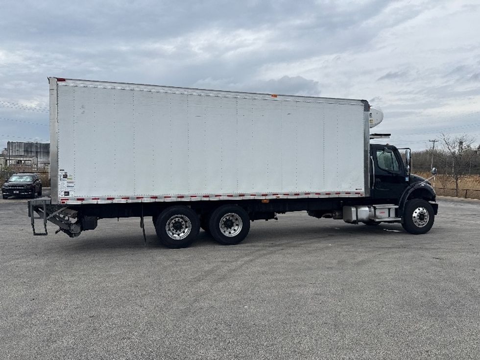Refrigerated Truck-Light and Medium Duty Trucks-Freightliner-2021-M2-La Porte-IN-122,561\n\t\tmiles-$ 82,250 - Image 15