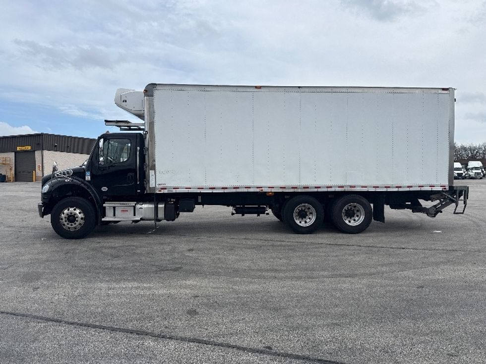 Refrigerated Truck-Light and Medium Duty Trucks-Freightliner-2021-M2-La Porte-IN-122,561\n\t\tmiles-$ 82,250 - Image 4