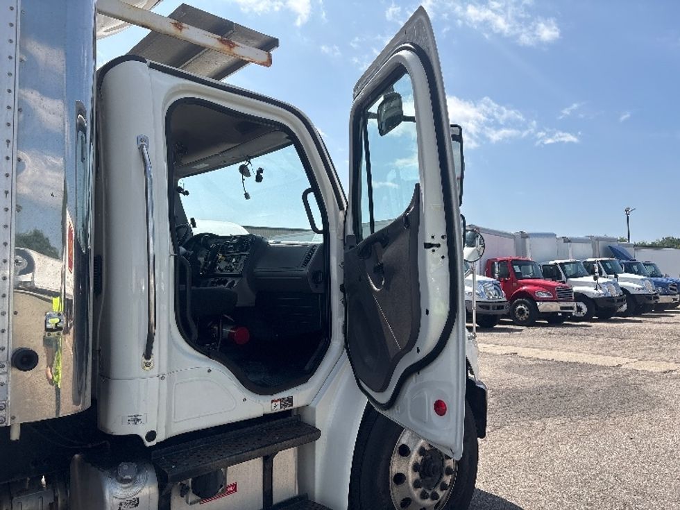 Refrigerated Truck-Light and Medium Duty Trucks-Freightliner-2021-M2-Lansing-MI-232,478\n\t\tmiles-$ 45,750 - Image 20