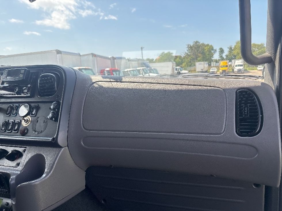 Refrigerated Truck-Light and Medium Duty Trucks-Freightliner-2021-M2-Lansing-MI-232,478\n\t\tmiles-$ 45,750 - Image 21